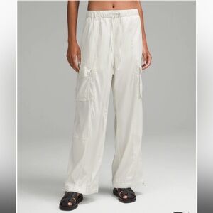 Lululemon Lightweight Adjustable MR Cargo Pant